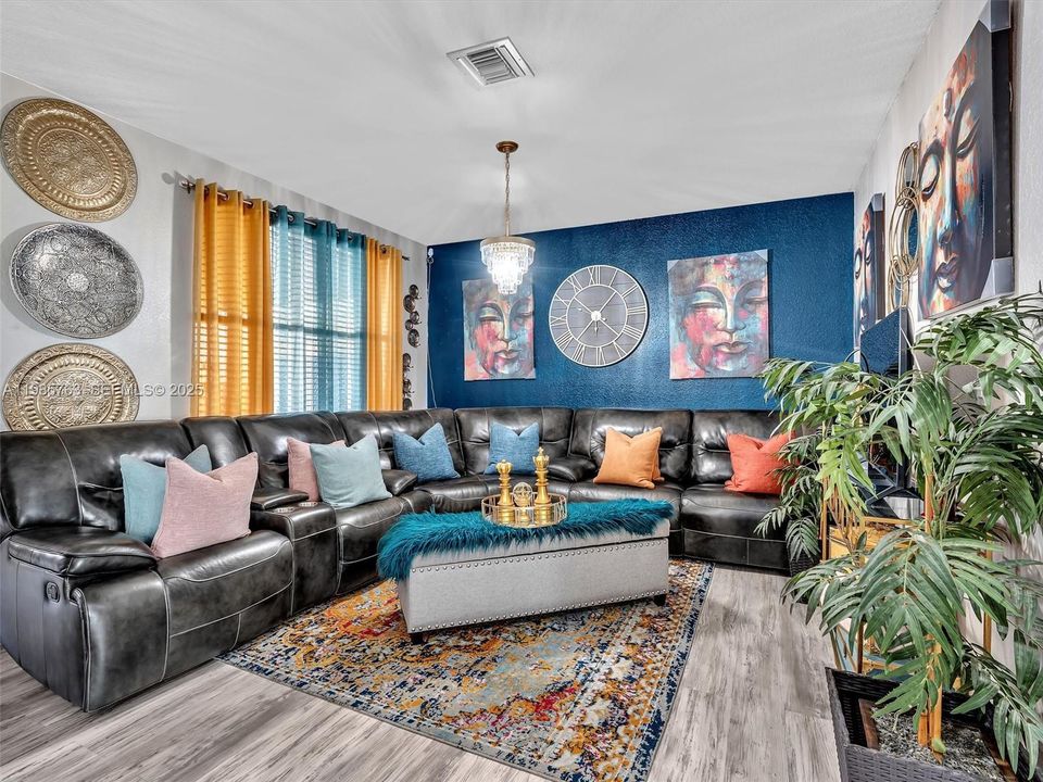 На продажу: $475,000 (4 спален, 2 ванн, 1928 Квадратных фут)