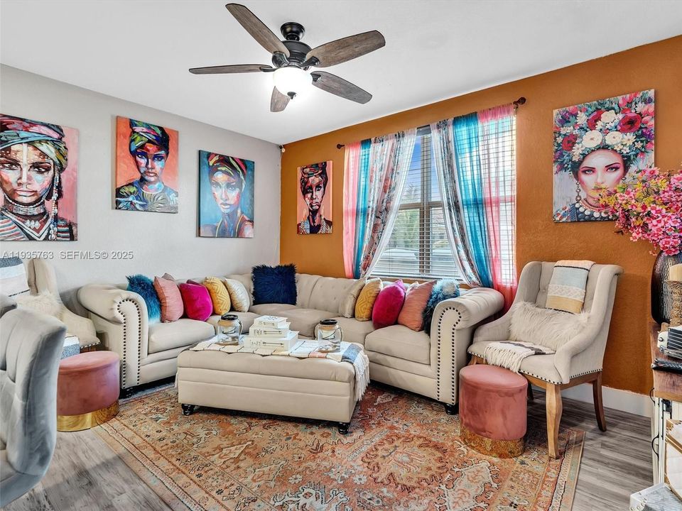 На продажу: $475,000 (4 спален, 2 ванн, 1928 Квадратных фут)