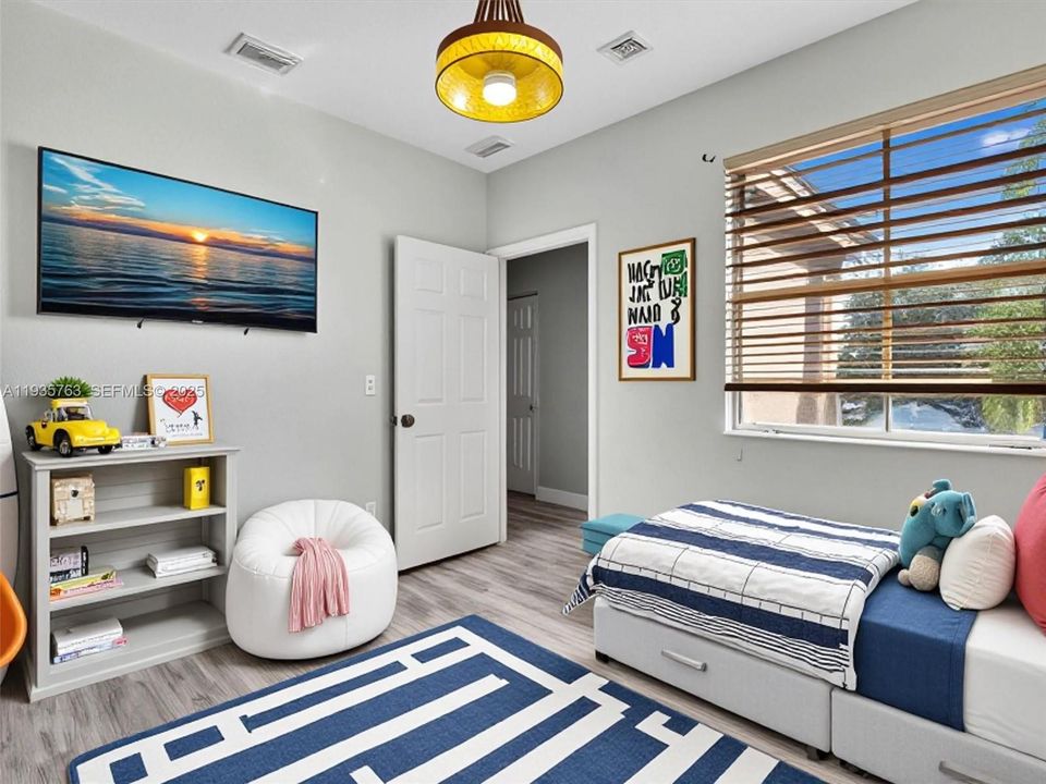 На продажу: $475,000 (4 спален, 2 ванн, 1928 Квадратных фут)