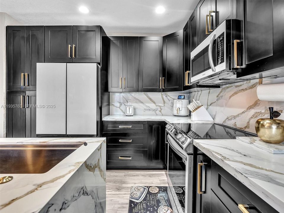 На продажу: $475,000 (4 спален, 2 ванн, 1928 Квадратных фут)