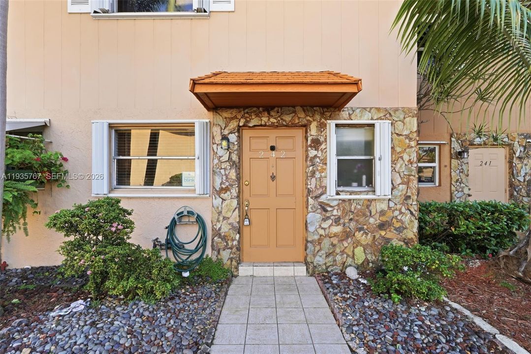 En Venta: $349,900 (2 camas, 1 baños, 1024 Pies cuadrados)