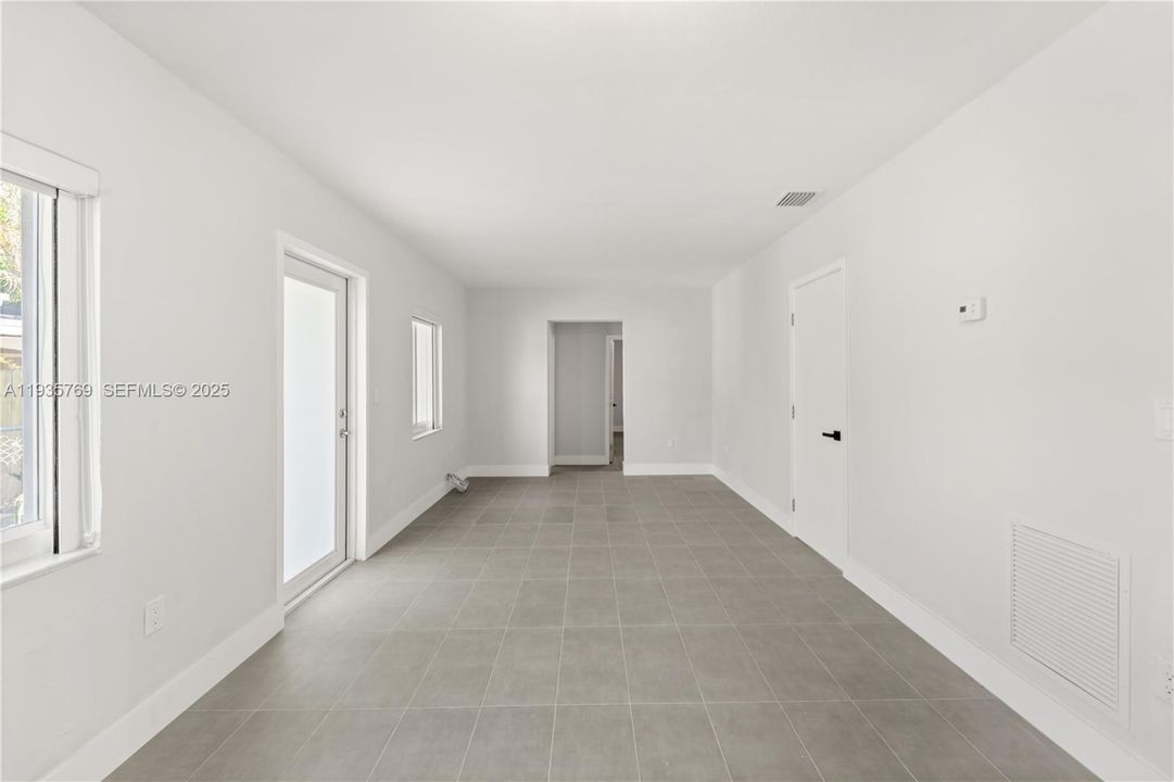 出租: $3,550 (3 贝兹, 2 浴室, 1644 平方英尺)