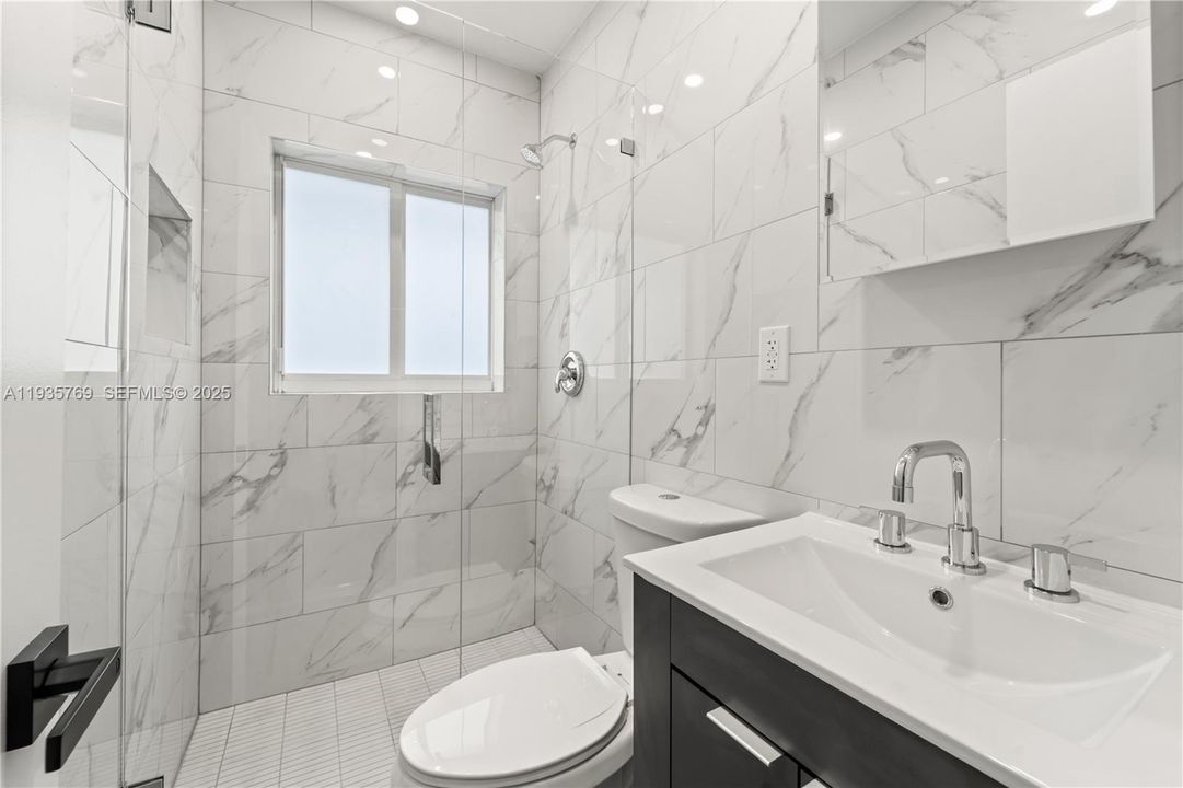 出租: $3,550 (3 贝兹, 2 浴室, 1644 平方英尺)