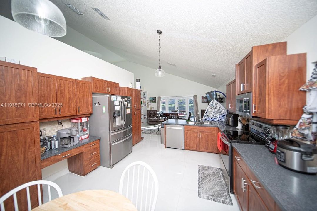 For Sale: $1,100,000 (4 beds, 2 baths, 2378 Square Feet)