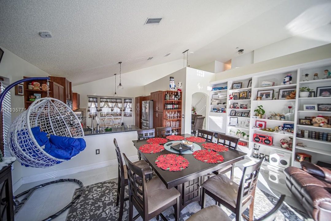 For Sale: $1,100,000 (4 beds, 2 baths, 2378 Square Feet)