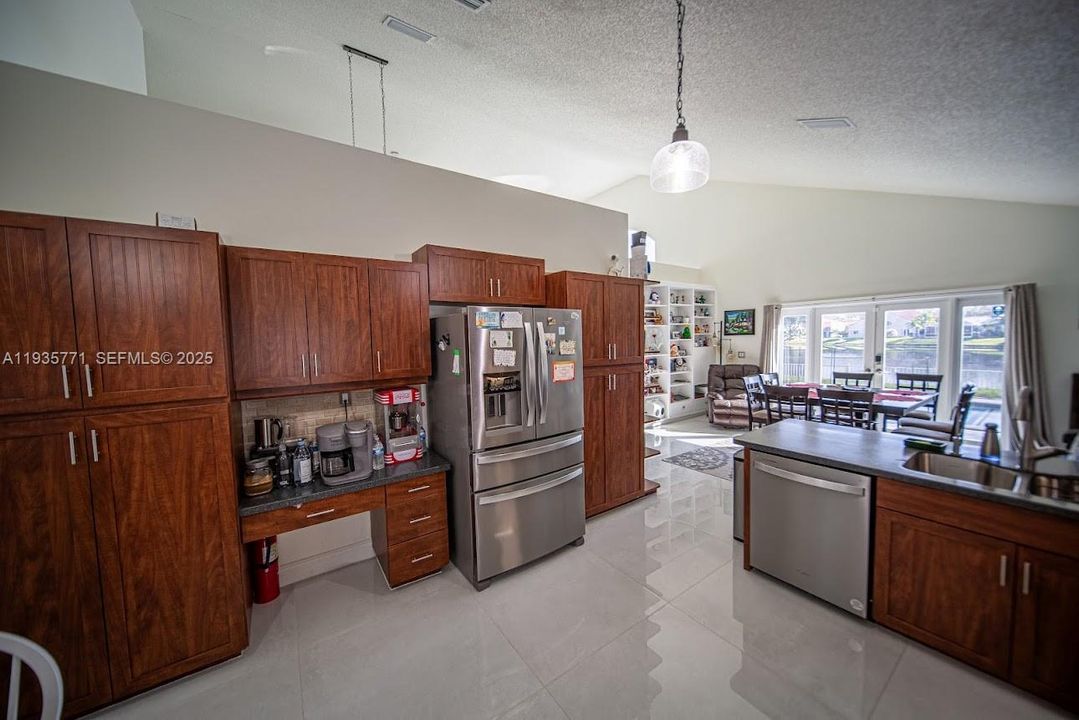 For Sale: $1,100,000 (4 beds, 2 baths, 2378 Square Feet)