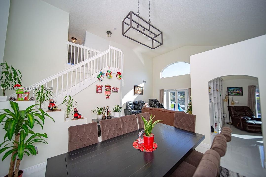 For Sale: $1,100,000 (4 beds, 2 baths, 2378 Square Feet)