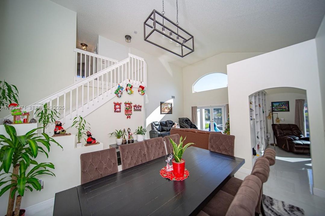 For Sale: $1,100,000 (4 beds, 2 baths, 2378 Square Feet)