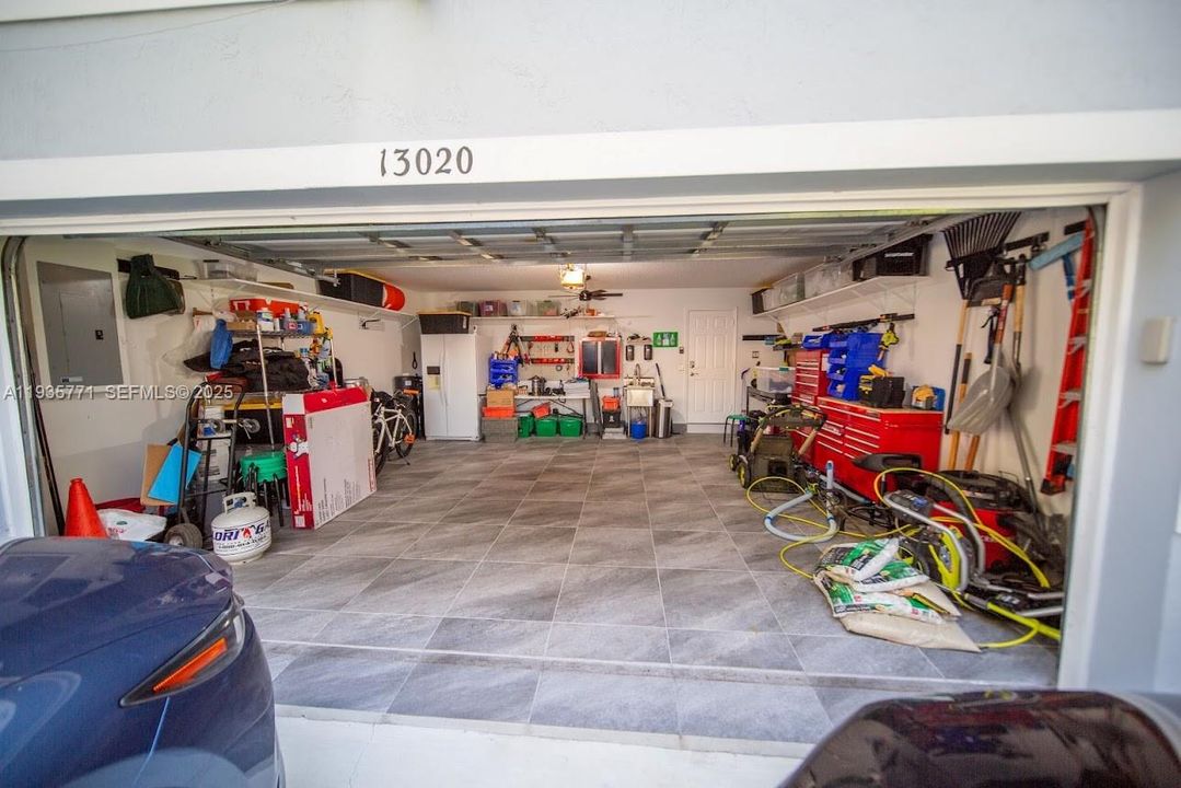 For Sale: $1,100,000 (4 beds, 2 baths, 2378 Square Feet)