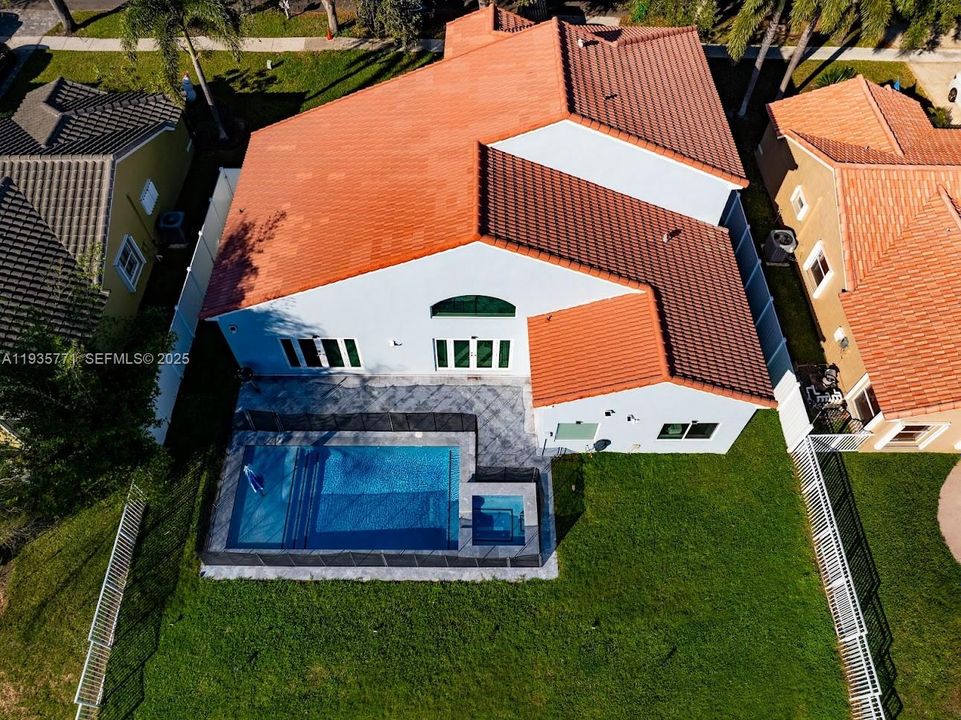 For Sale: $1,100,000 (4 beds, 2 baths, 2378 Square Feet)