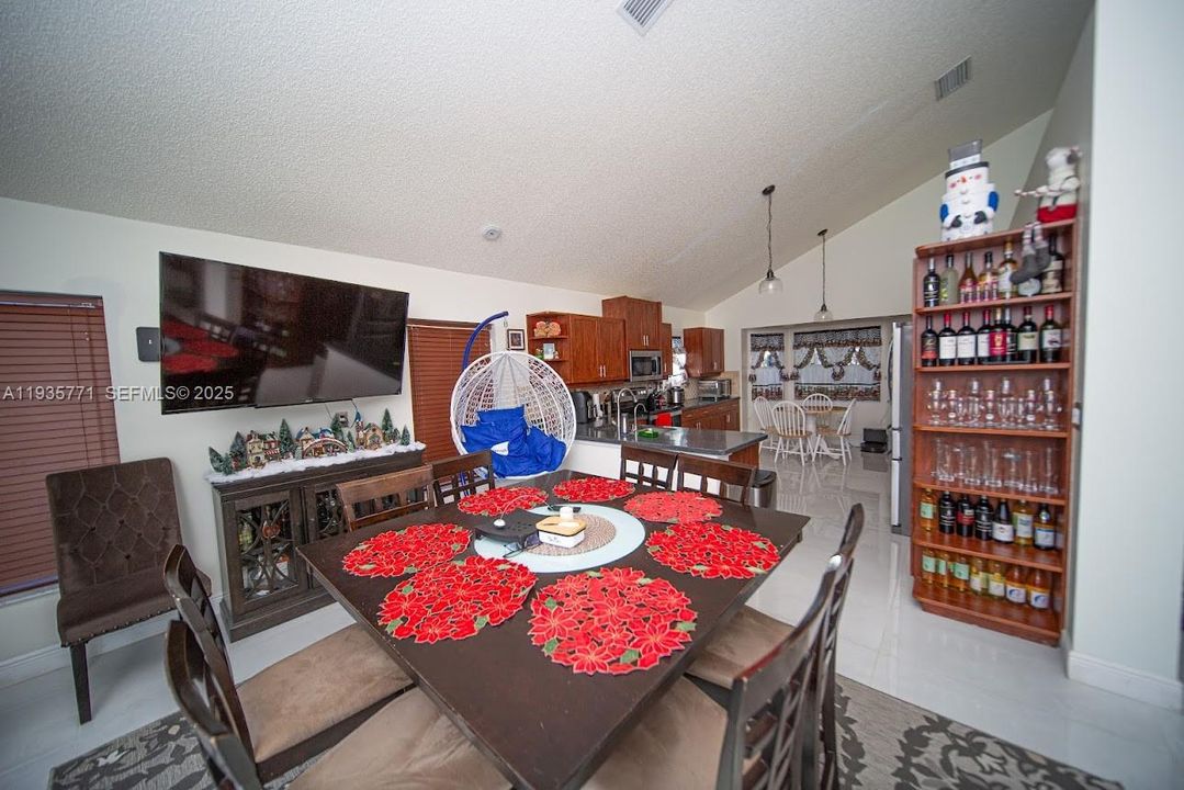 For Sale: $1,100,000 (4 beds, 2 baths, 2378 Square Feet)