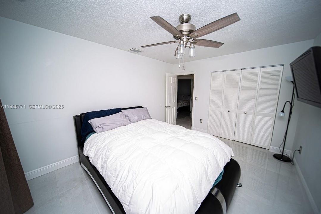For Sale: $1,100,000 (4 beds, 2 baths, 2378 Square Feet)
