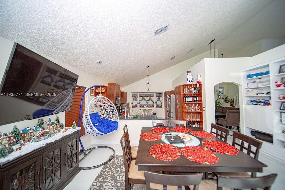 For Sale: $1,100,000 (4 beds, 2 baths, 2378 Square Feet)