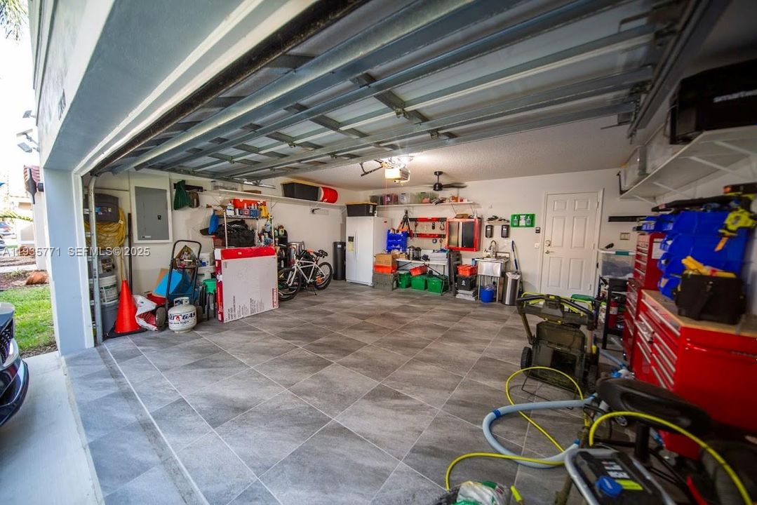 For Sale: $1,100,000 (4 beds, 2 baths, 2378 Square Feet)