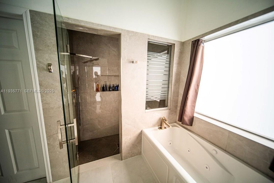 For Sale: $1,100,000 (4 beds, 2 baths, 2378 Square Feet)