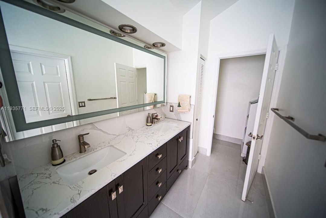 For Sale: $1,100,000 (4 beds, 2 baths, 2378 Square Feet)