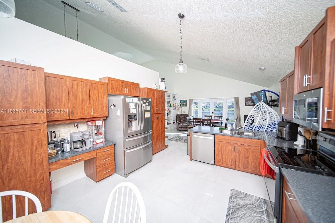 For Sale: $1,100,000 (4 beds, 2 baths, 2378 Square Feet)