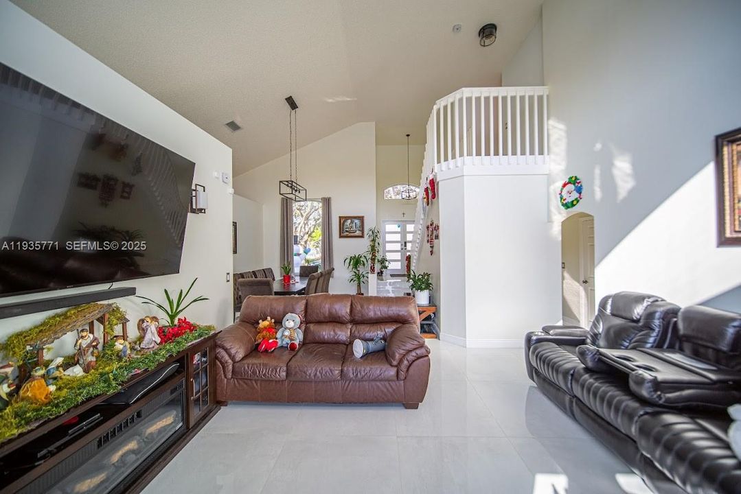 For Sale: $1,100,000 (4 beds, 2 baths, 2378 Square Feet)