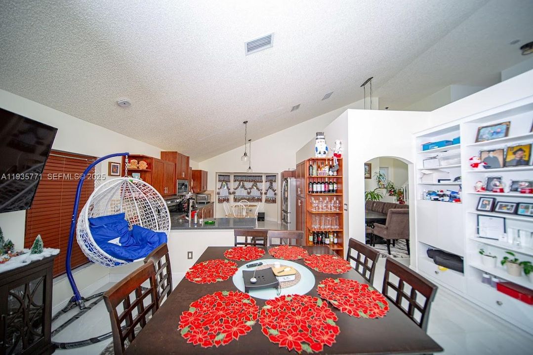 For Sale: $1,100,000 (4 beds, 2 baths, 2378 Square Feet)