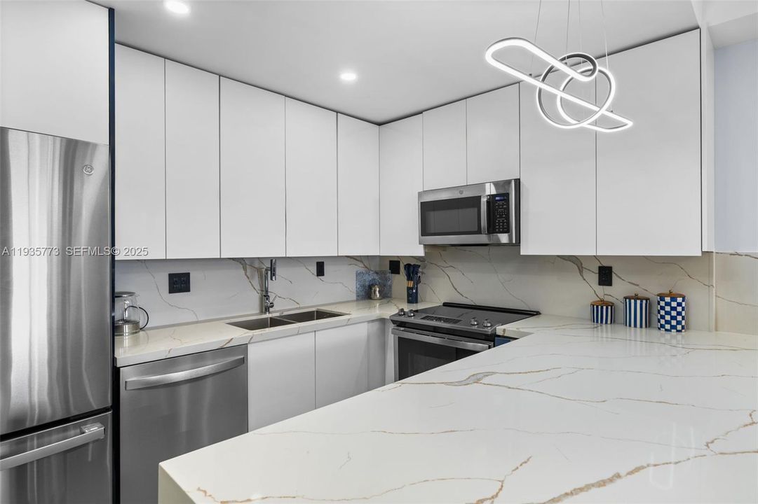 En Venta: $699,000 (3 camas, 2 baños, 1492 Pies cuadrados)