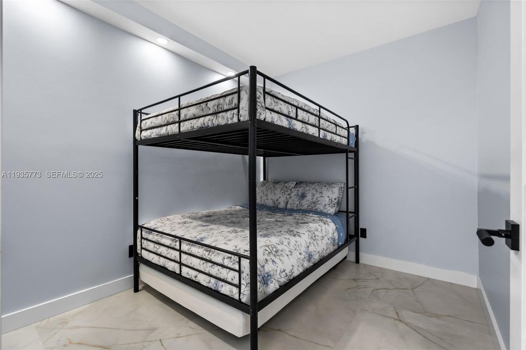 En Venta: $699,000 (3 camas, 2 baños, 1492 Pies cuadrados)