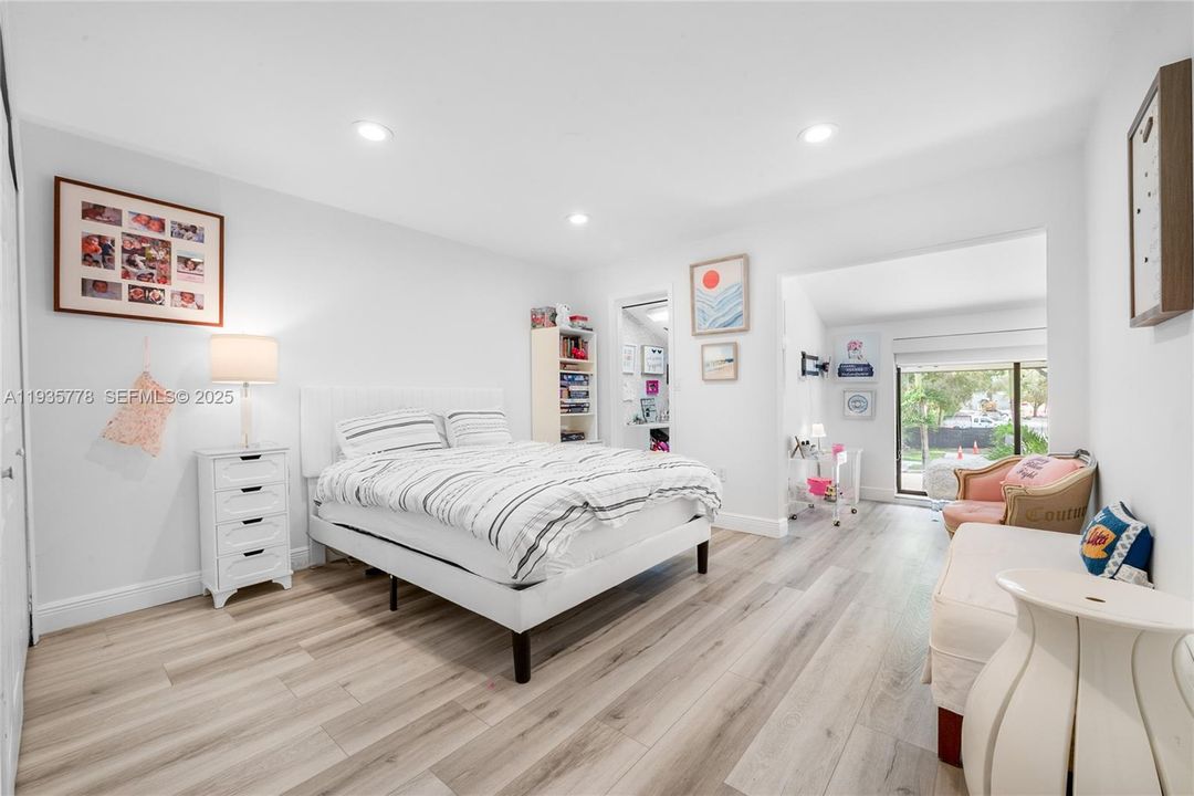 На продажу: $945,000 (3 спален, 2 ванн, 2200 Квадратных фут)