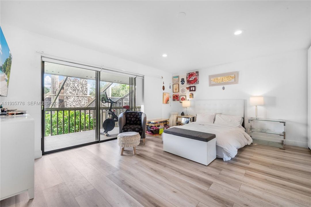 На продажу: $945,000 (3 спален, 2 ванн, 2200 Квадратных фут)