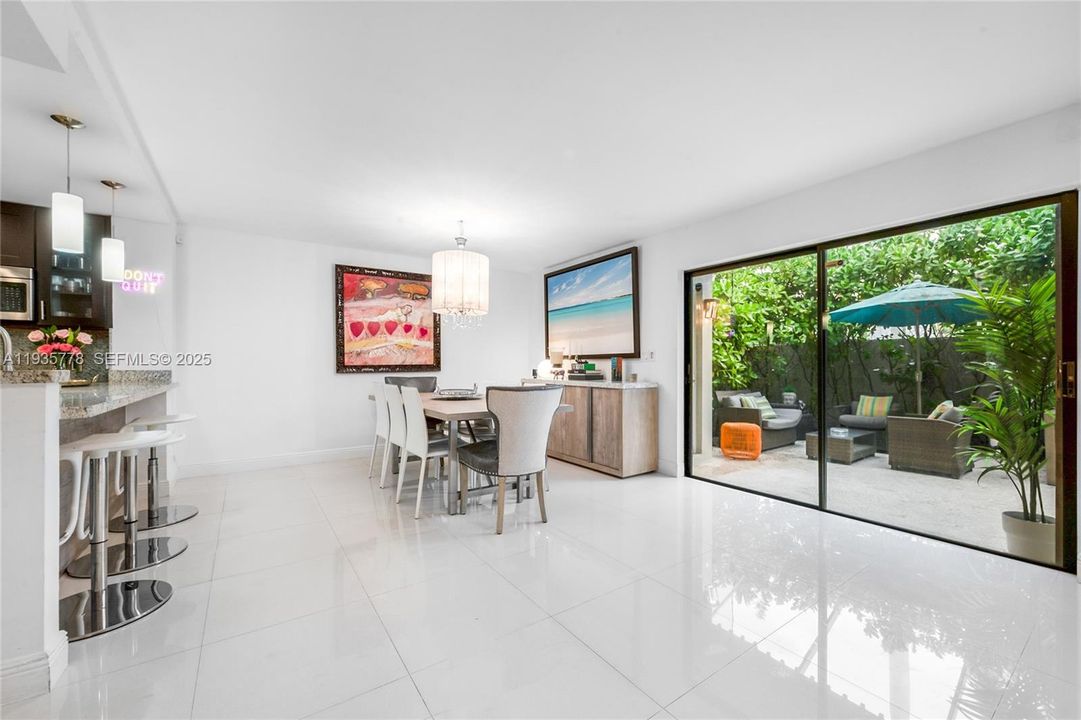 На продажу: $945,000 (3 спален, 2 ванн, 2200 Квадратных фут)