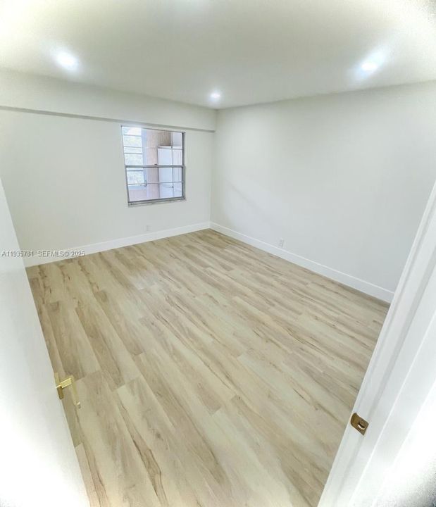 В аренду: $1,950 (2 спален, 1 ванн, 953 Квадратных фут)