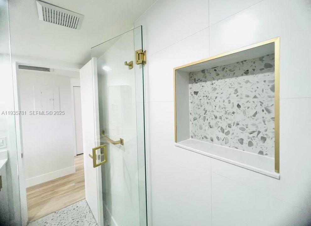 В аренду: $1,950 (2 спален, 1 ванн, 953 Квадратных фут)