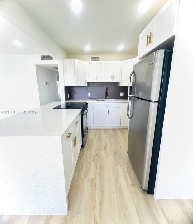 В аренду: $1,950 (2 спален, 1 ванн, 953 Квадратных фут)