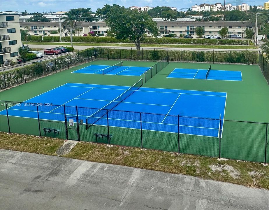 В аренду: $2,600 (2 спален, 2 ванн, 1245 Квадратных фут)