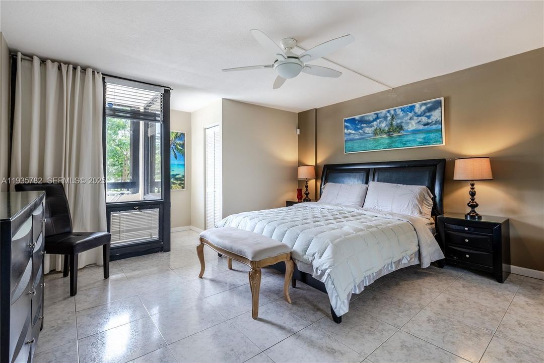 В аренду: $2,600 (2 спален, 2 ванн, 1245 Квадратных фут)