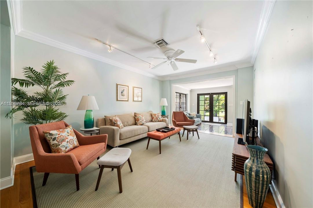 На продажу: $2,250,000 (4 спален, 3 ванн, 2361 Квадратных фут)