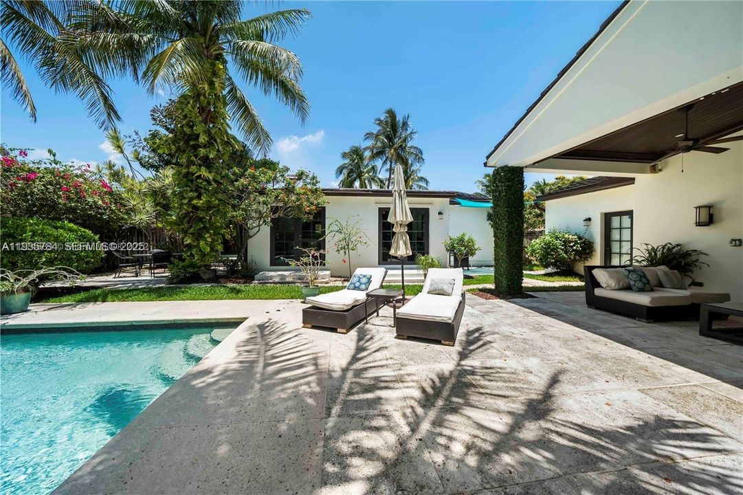 На продажу: $2,250,000 (4 спален, 3 ванн, 2361 Квадратных фут)