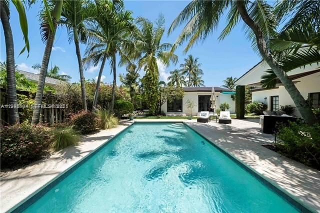 На продажу: $2,250,000 (4 спален, 3 ванн, 2361 Квадратных фут)