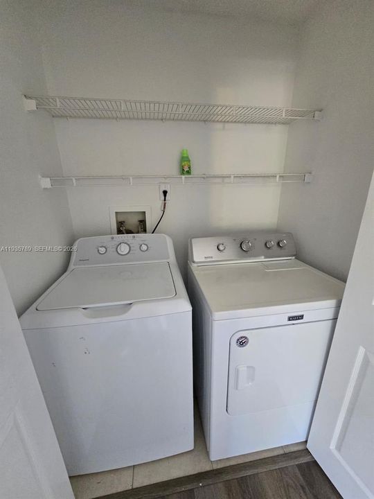 В аренду: $2,200 (3 спален, 2 ванн, 0 Квадратных фут)