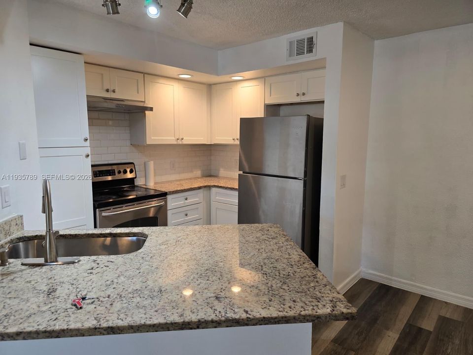 В аренду: $2,200 (3 спален, 2 ванн, 0 Квадратных фут)