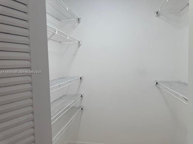 В аренду: $2,200 (2 спален, 2 ванн, 921 Квадратных фут)