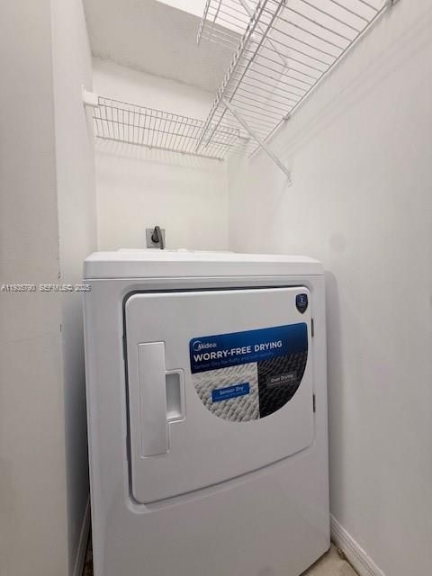 В аренду: $2,200 (2 спален, 2 ванн, 921 Квадратных фут)