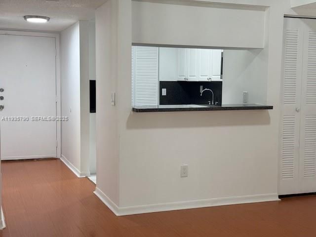 В аренду: $2,200 (2 спален, 2 ванн, 921 Квадратных фут)