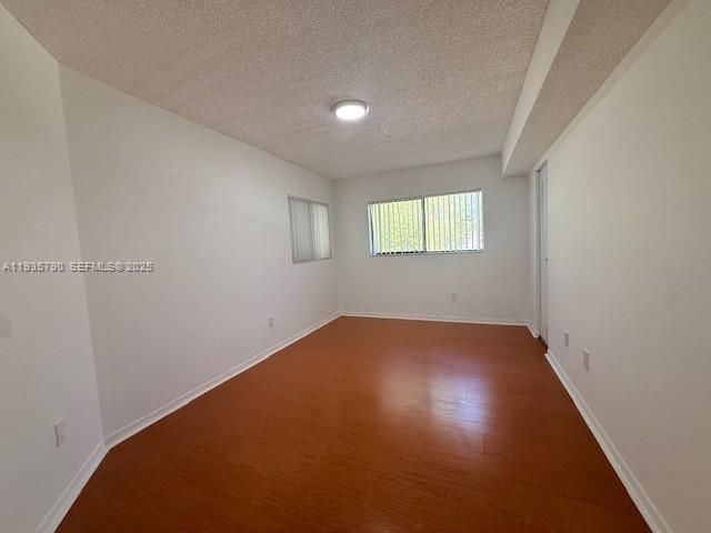 В аренду: $2,200 (2 спален, 2 ванн, 921 Квадратных фут)