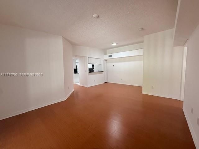 В аренду: $2,200 (2 спален, 2 ванн, 921 Квадратных фут)