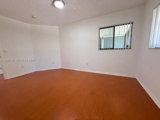 В аренду: $2,200 (2 спален, 2 ванн, 921 Квадратных фут)