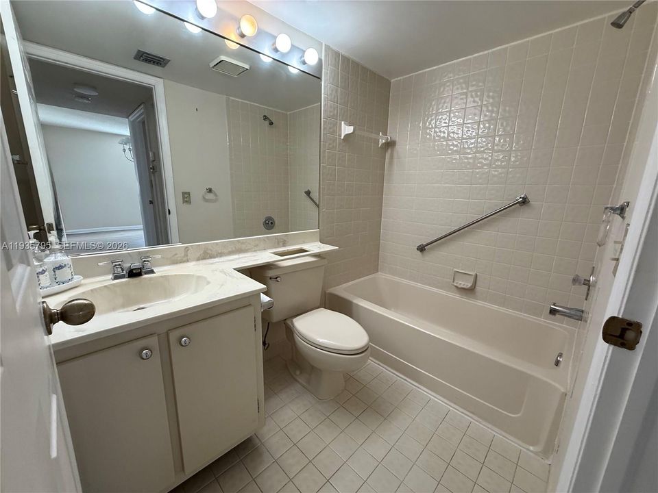 2nd Bathroom
