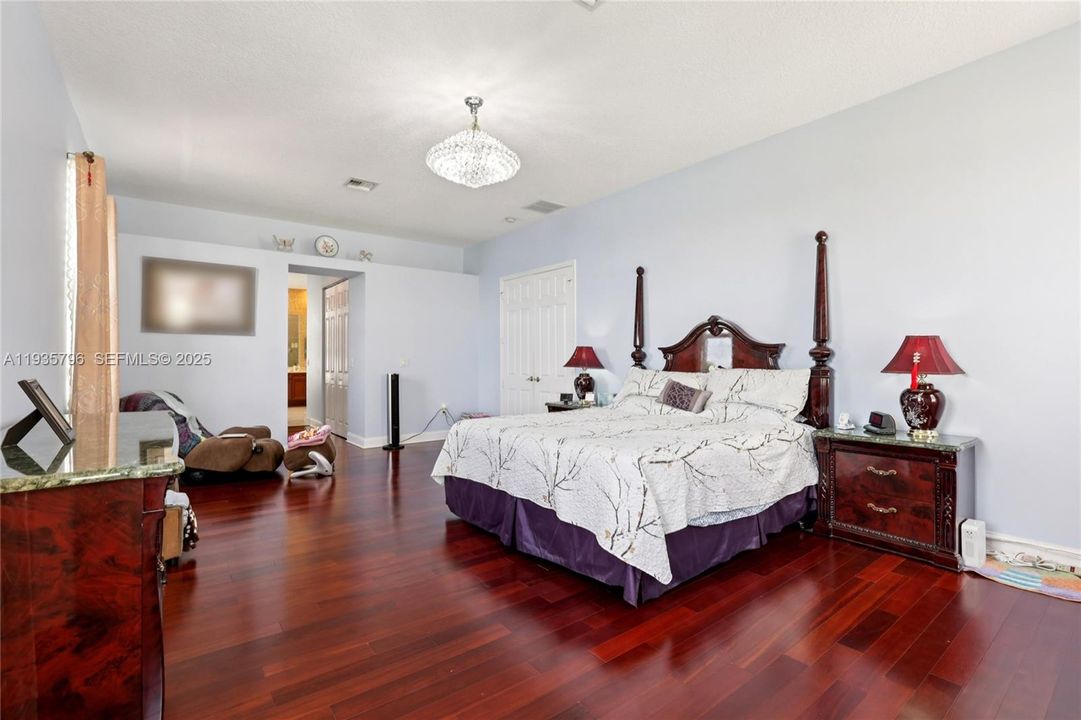 For Sale: $1,100,000 (5 beds, 3 baths, 3628 Square Feet)