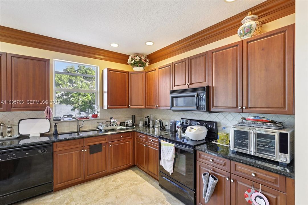 For Sale: $1,100,000 (5 beds, 3 baths, 3628 Square Feet)