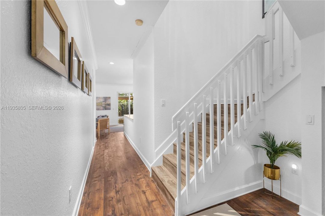 出租: $3,700 (3 贝兹, 3 浴室, 2070 平方英尺)