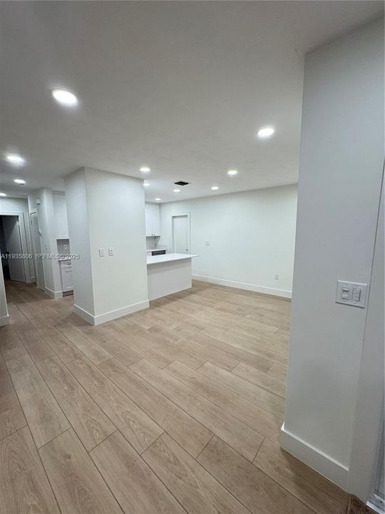 For Rent: $6,500 (3 beds, 2 baths, 1400 Square Feet)