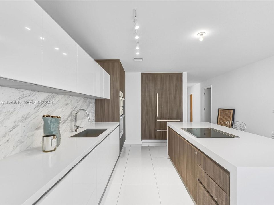 En Venta: $1,689,000 (3 camas, 4 baños, 2204 Pies cuadrados)